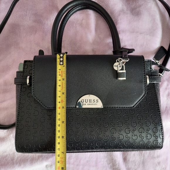 Guess purse - Picture 4 of 7